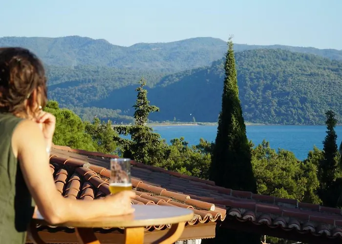 Δωμάτια σε οικογενειακή κατοικία Totelya